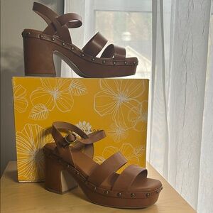 Yellow Box Tan Platform Sandals